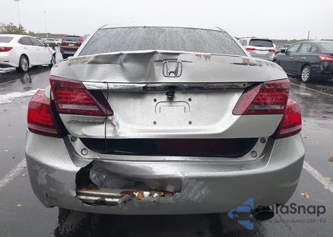 2013 Honda Accord Lx z USA, uszkodzony, nr VIN 1HGCR2F3XDA152210